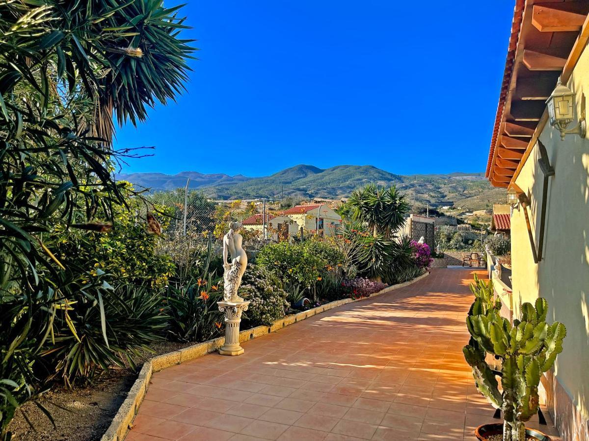 Exquisite Rural House With Garden, Pool And Sea Views Arico Viejo Exterior foto